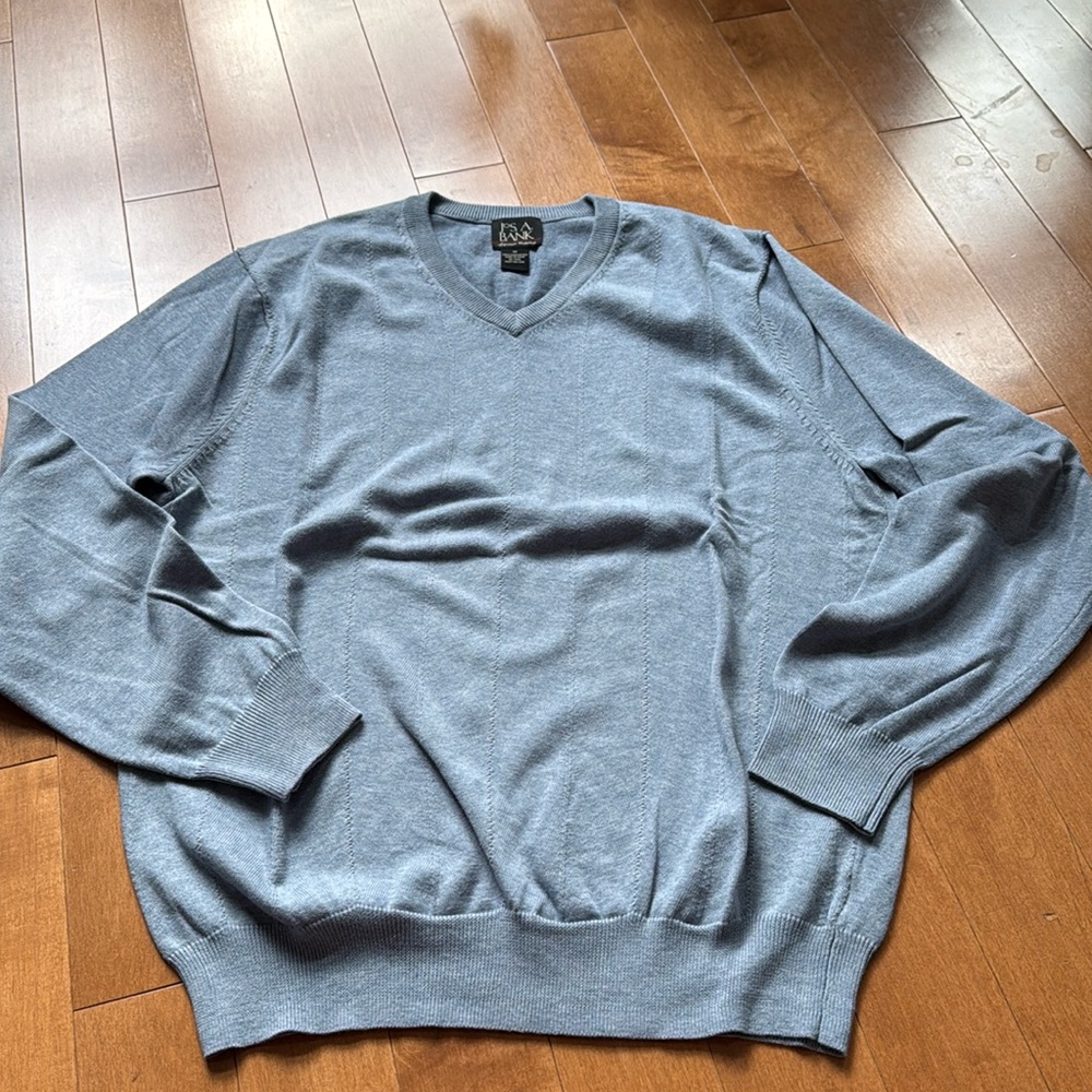NWOT Jos A Bank Blue Sweater in Medium